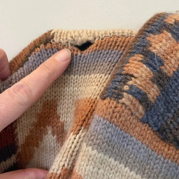 Multicolor Patterned Women's Sweater (Ralph Lauren?) No Tags, size Med/Lg - Picture 13 of 13